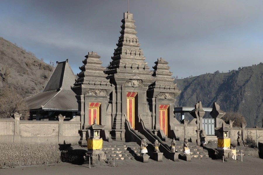 pura luhur poten Bromo